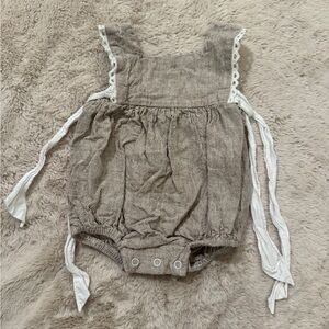 Darling Mae by Ricrac & Ruffles Bubble Onesie Size 3-6 Months